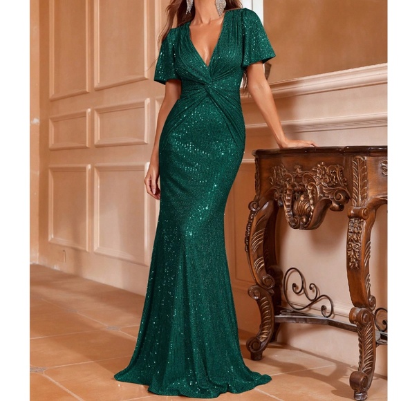 Luxe Champagne Plunging Neck butterfly Sleeve Party Formal Wedding Dress - Picture 6 of 6